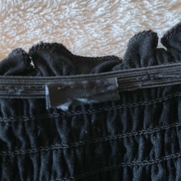 Lulu’s off the shoulder crop top - Picture 3 of 4